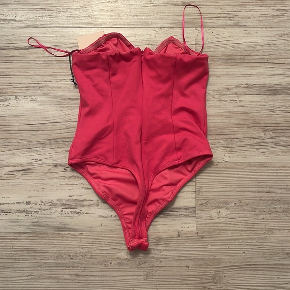 NWT superdown Gianna Sweetheart Bodysuit in Pink - Picture 5 of 5